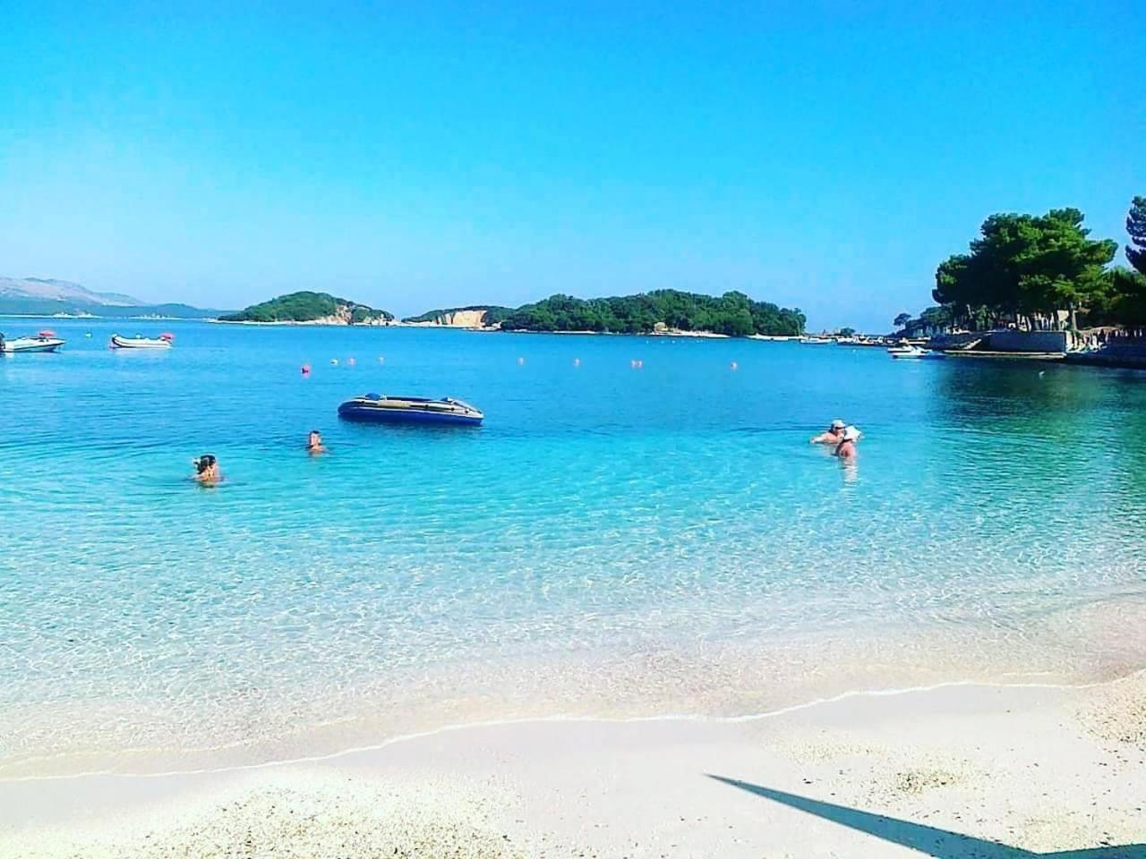 Guesthouse Siars Ksamil Ngoại thất bức ảnh